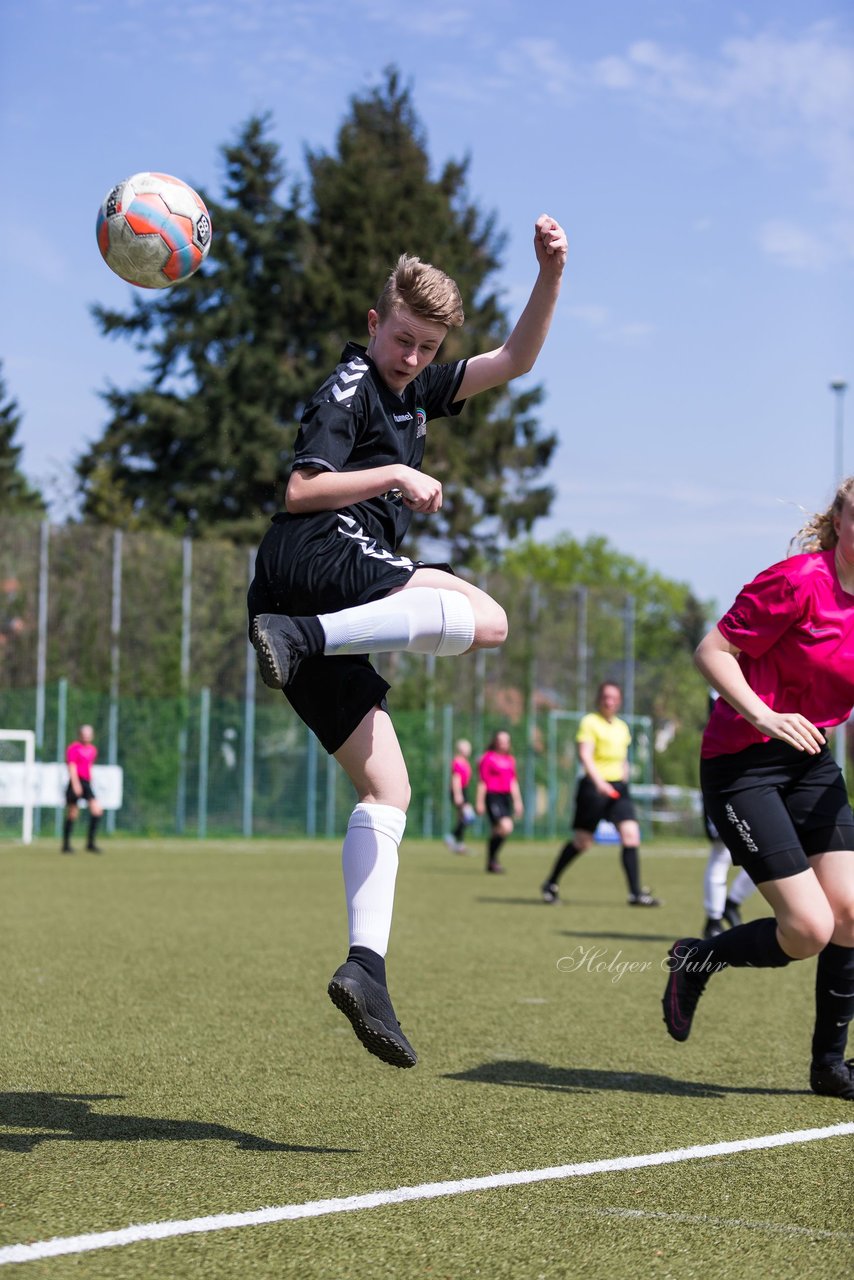 Bild 89 - B-Juniorinnen Pokalfinale SV Henstedt Ulzburg - SG Holstein Sued : 2:0